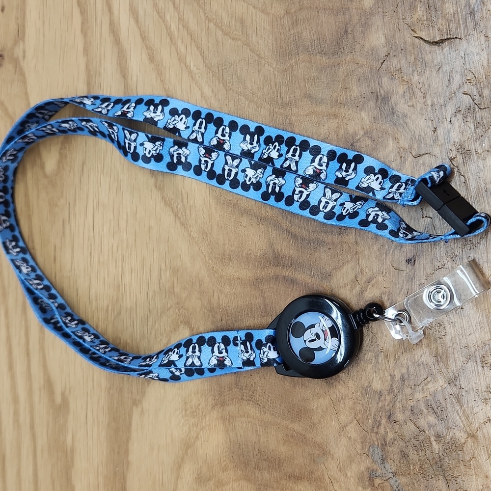 Disney Mickey Mouse Accessory Set - Picture 6 of 6